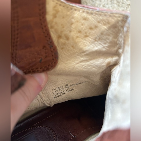 Frye Carson Wedge Cognac Brown Leather Ankle Booties Women’s Size 6 Zip Up Heel - Picture 12 of 13